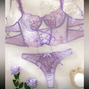Lavender Lace Underwire Bra Set